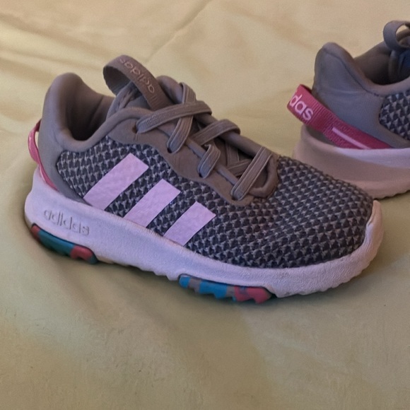 Adidas shoes - Picture 2 of 5